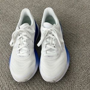 Lululemon BLISSFEEL Run 2- WHT/WHT/WIPN size 7.5